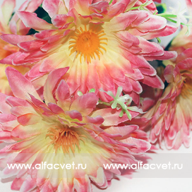 искусственные цветы букет ромашек цвета желтый с розовым 18