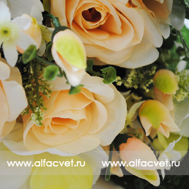 искусственные цветы розы и орхидеи цвета кремовый с белым 40